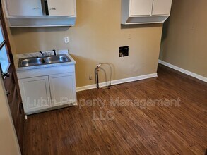 2468 Yale Ave in Memphis, TN - Building Photo - Building Photo