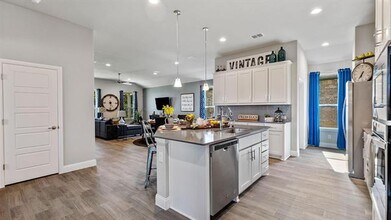 2512 Goldfinch Dr in Denton, TX - Building Photo - Building Photo