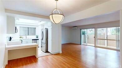 5357 Algarrobo, Unit Q in Laguna Woods, CA - Foto de edificio - Building Photo