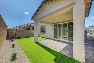 9885 Angel Valley Dr in Las Vegas, NV - Building Photo