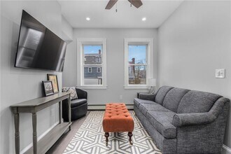 10 Braman St in Newport, RI - Building Photo - Building Photo