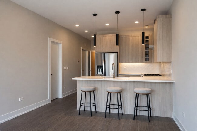 3244 N Lincoln Ave in Chicago, IL - Building Photo - Building Photo