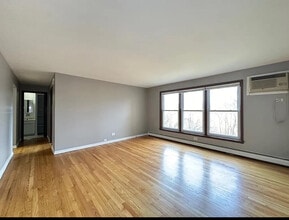 430 W Stevens Dr, Unit TWO BEDS in Addison, IL - Building Photo - Building Photo