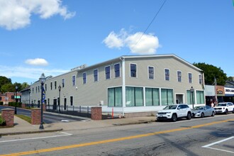 461 Main St-Unit -204 in East Greenwich, RI - Building Photo - Building Photo