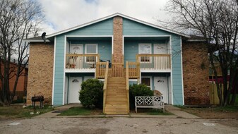 4904 Merritt Cir in Austin, TX - Building Photo