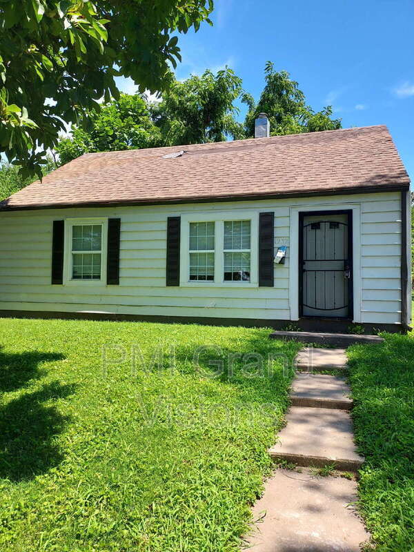 property at 1232 S Hilton St