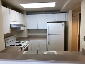 988 Franklin, Unit 503 in Oakland, CA - Foto de edificio - Building Photo