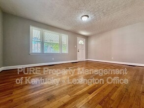 829 Darley Dr in Lexington, KY - Building Photo - Building Photo