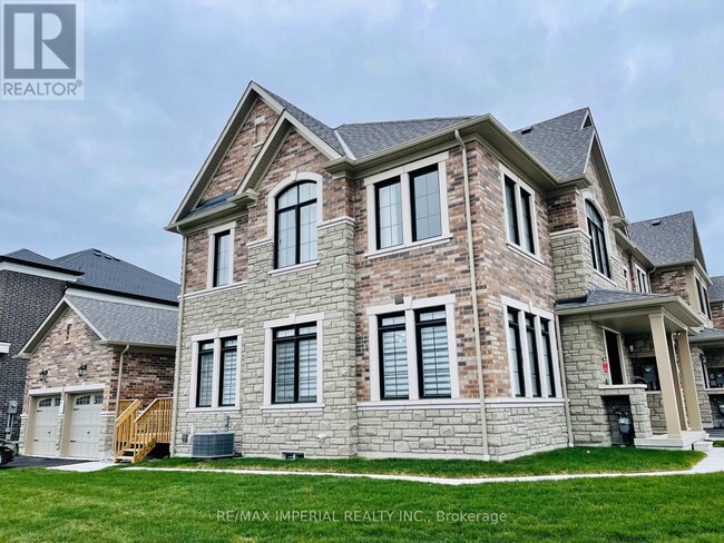 135 McCague Ave. in Richmond Hill, ON - Building Photo - Building Photo
