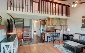 350 Old Fish Creek Falls Rd in Steamboat Springs, CO - Foto de edificio - Building Photo