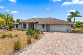 4519 SE Pompano Terrace in Stuart, FL - Building Photo - Building Photo