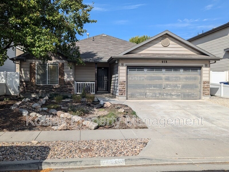 978 York Dr in North Salt Lake, UT - Building Photo