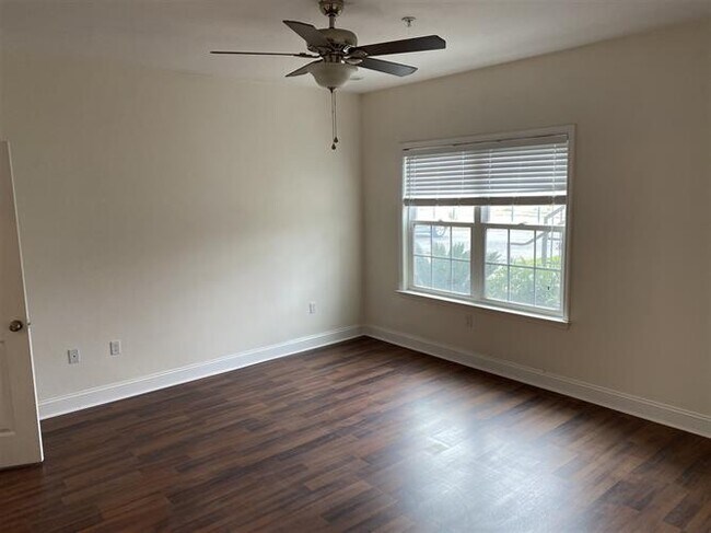 1974 Midyette Rd-Unit -1204 in Tallahassee, FL - Foto de edificio - Building Photo