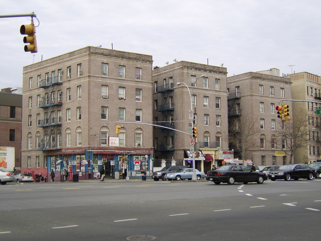 1215 Grand Concourse in Bronx, NY - Building Photo - Building Photo