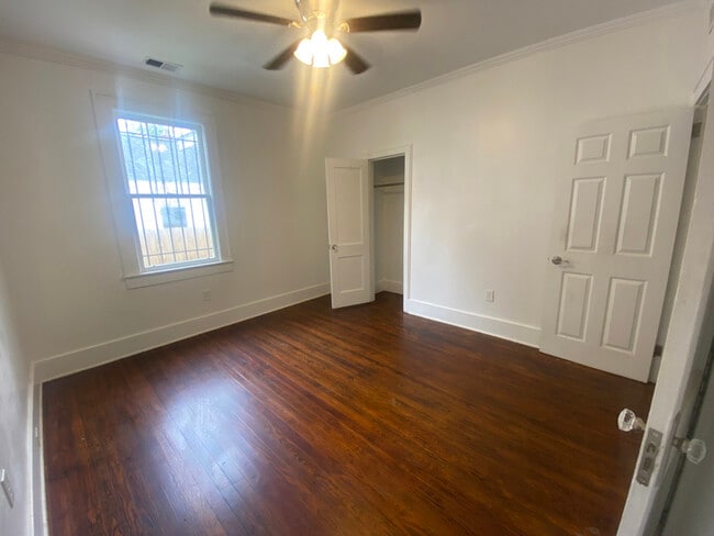 1914 Calvert St in North Charleston, SC - Foto de edificio - Building Photo