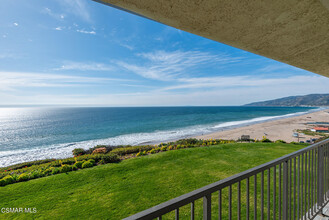 29712 Zuma Bay Way in Malibu, CA - Building Photo - Building Photo