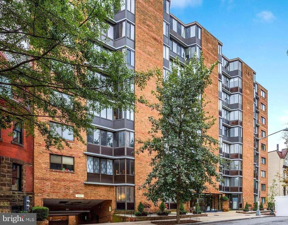 1718 P St NW in Washington, DC - Building Photo