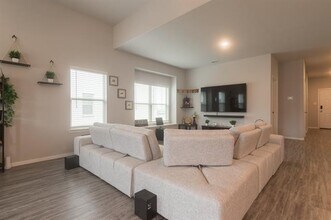 7106 Mistflower Mdw in Venus, TX - Building Photo - Building Photo