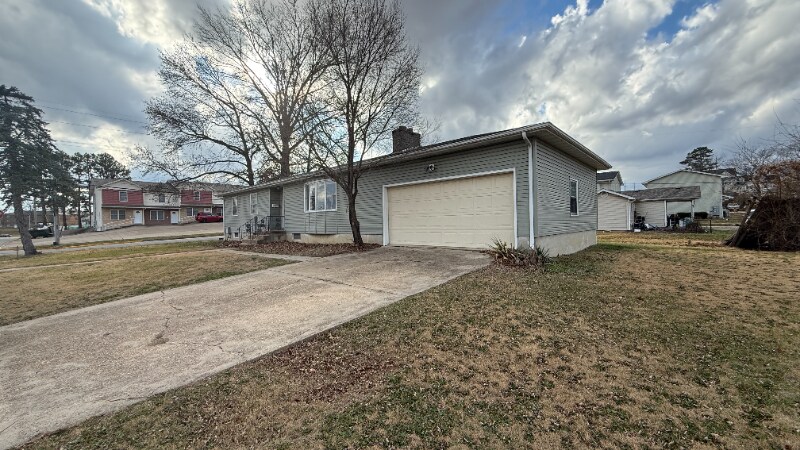 1601 N Oak St in Rolla, MO - Foto de edificio