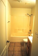 328 Sherman Peak Dr in Bakersfield, CA - Building Photo - Building Photo