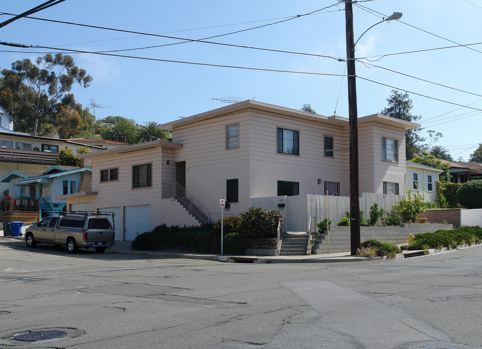 1207 Poli St in Ventura, CA - Building Photo