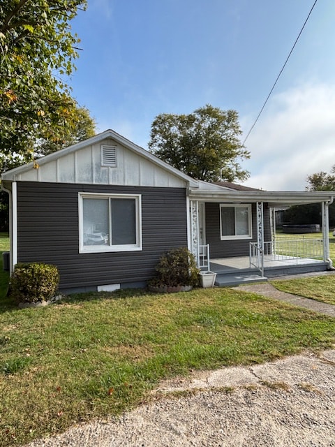 210 1st St E in Culloden, WV - Building Photo