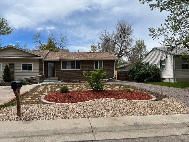 property at 425 S Oak St