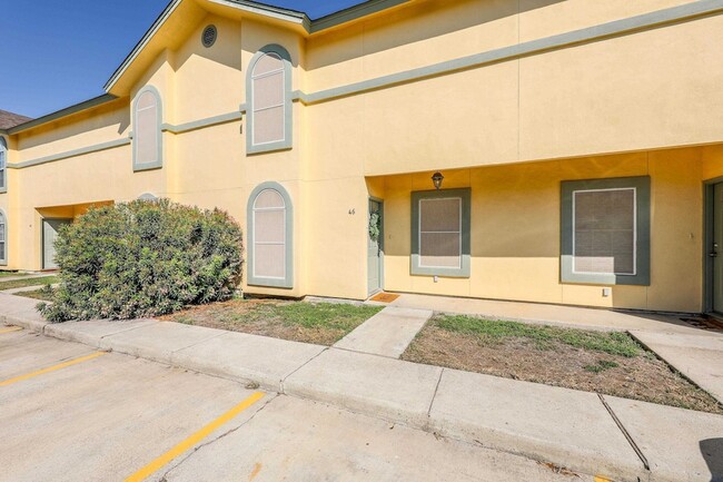 1000 Ranchway Dr, Unit 46 in Laredo, TX - Building Photo - Building Photo