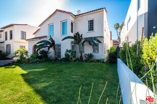 8446 4th St in Los Angeles, CA - Building Photo