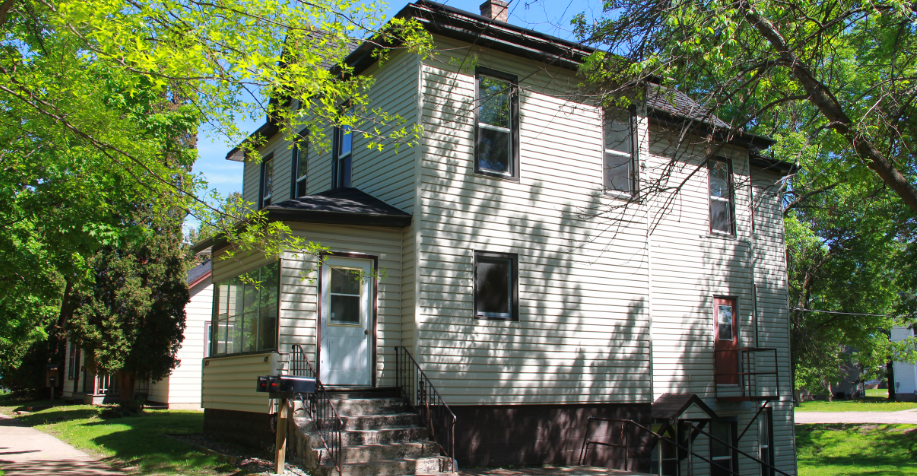 425 Niagara St in Eau Claire, WI - Foto de edificio