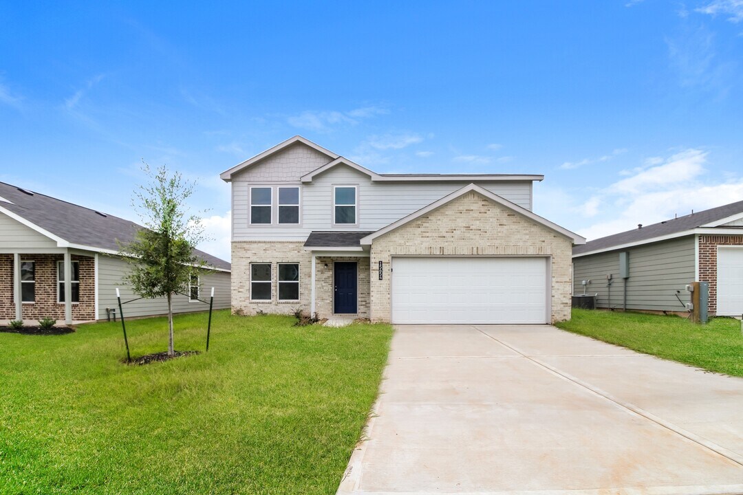 15654 Briar Forest Dr in Conroe, TX - Building Photo