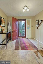 5 S Floyd St in Alexandria, VA - Building Photo