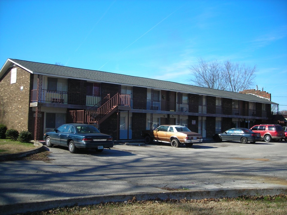 West Carlton Apartments in Birmingham, AL - Building Photo