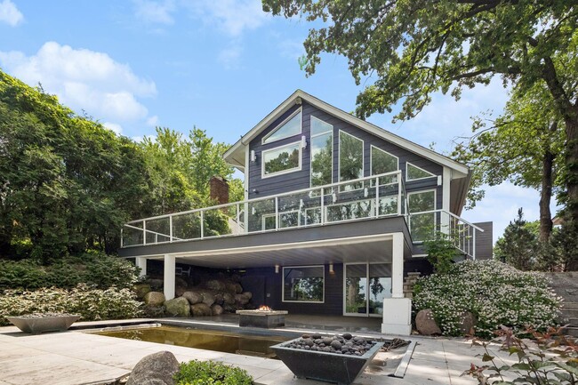 property at 176 Peninsula Rd
