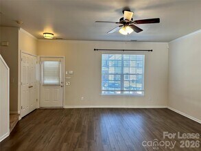 6836 Rothchild Dr in Charlotte, NC - Building Photo - Building Photo