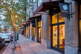 The Sitka Apartments in Portland, OR - Foto de edificio - Building Photo