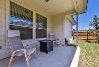 11203 Sisquoc Formation View, Unit Room 3 (UPSTAIRS, NEW) in Austin, TX - Foto de edificio - Building Photo