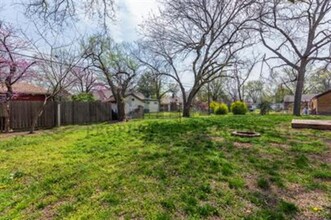 2018 N Hood St in Wichita, KS - Foto de edificio - Building Photo