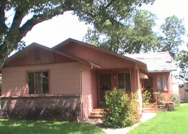 2308 Santa Monica St