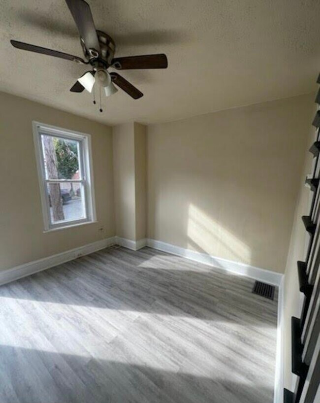 11 Cedar St, Unit 301 in Wilmington, DE - Building Photo - Building Photo