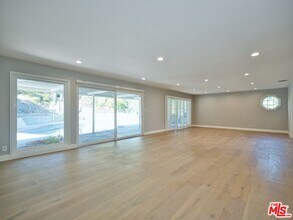 4863 Don Juan Pl in Los Angeles, CA - Building Photo - Building Photo