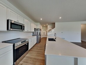 400 Golden Maple Pl in Delaware, OH - Building Photo - Building Photo