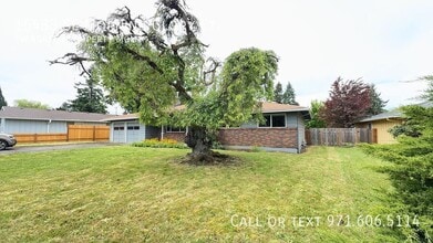 15433 SE Morning Glory Ct in Milwaukie, OR - Building Photo - Building Photo