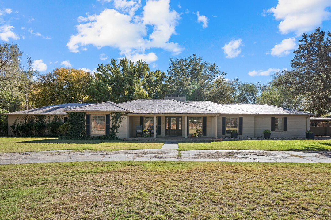 4915 19th St in Lubbock, TX - Building Photo