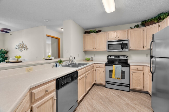 55+ Scandia Shores in Shoreview, MN - Building Photo - Building Photo