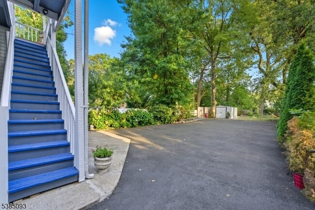 147 W 3rd Ave in Roselle, NJ - Building Photo - Building Photo