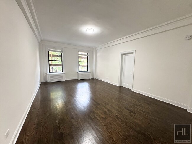 WEST 72 STREET in New York, NY - Building Photo - Building Photo