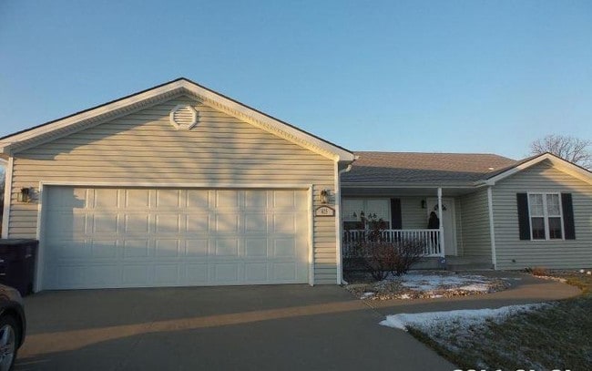 405 Highland Ridge Dr