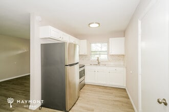 5201 S 84th St in Tampa, FL - Building Photo - Building Photo