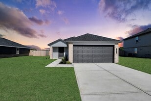 1027 Bluegill Ln in Alvin, TX - Building Photo